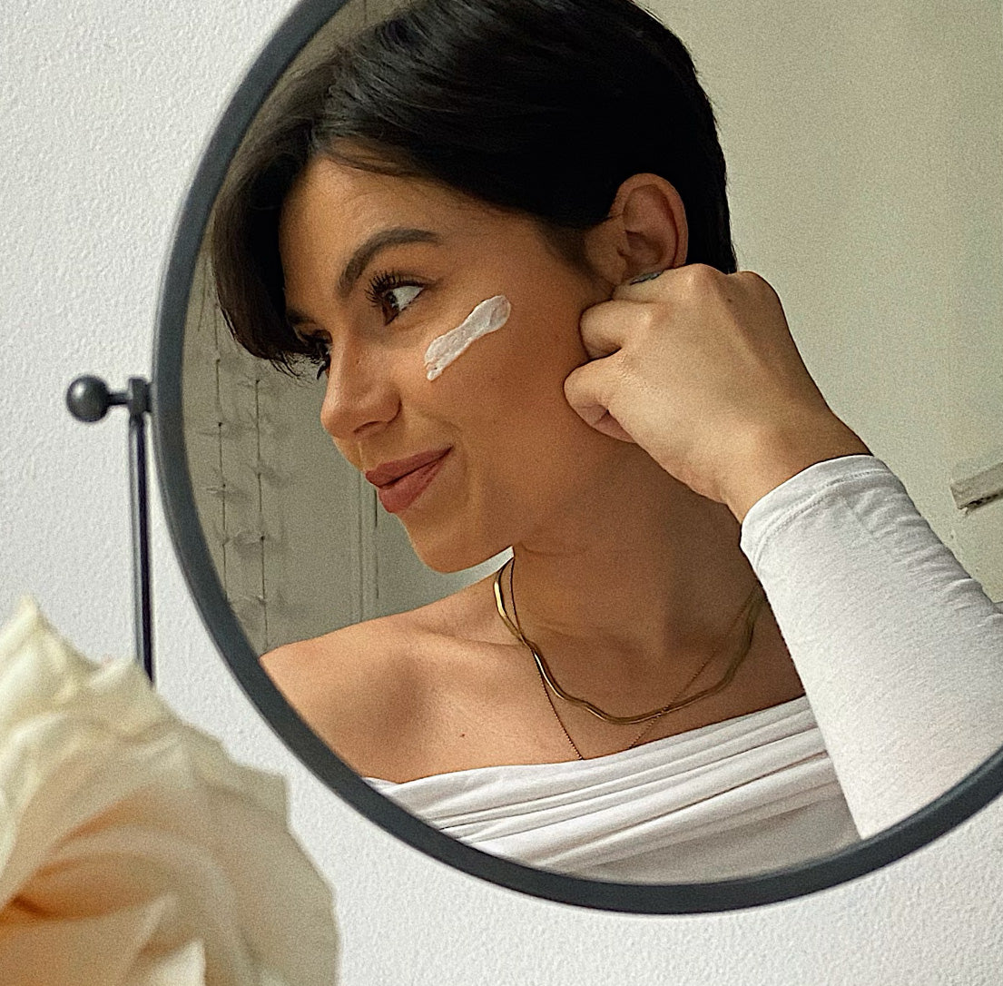 Feels™ Polishing Face Scrub